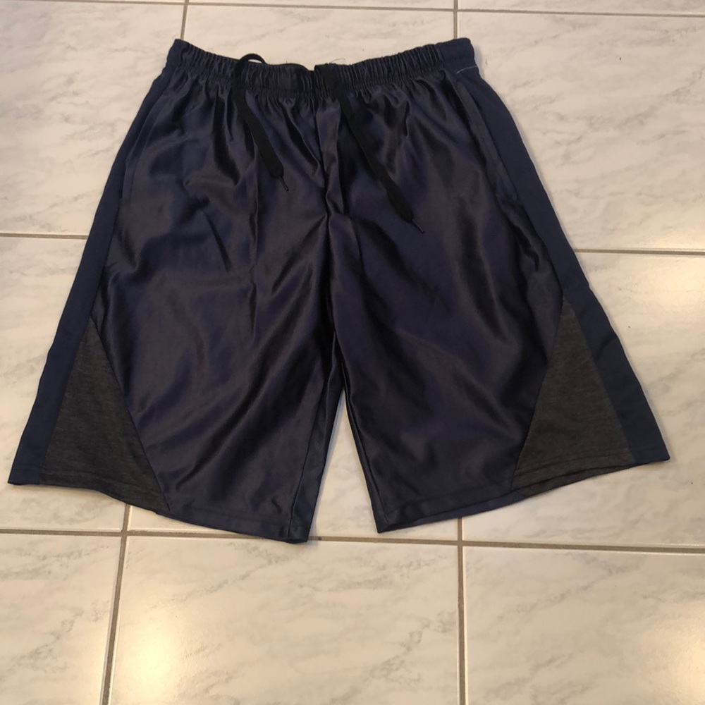 NWOT Mens shorts